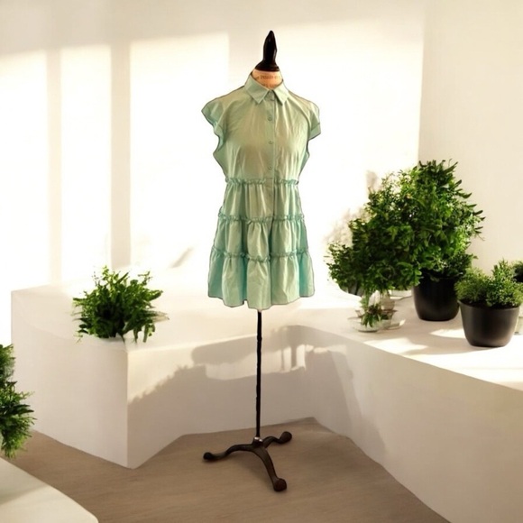 Vintage Sundress. Button down. Flutter sleeve. Ruffled tiers. Super light. - Picture 3 of 16